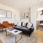 The London Crib - Relaxing 1Bdr Flat With Terrace